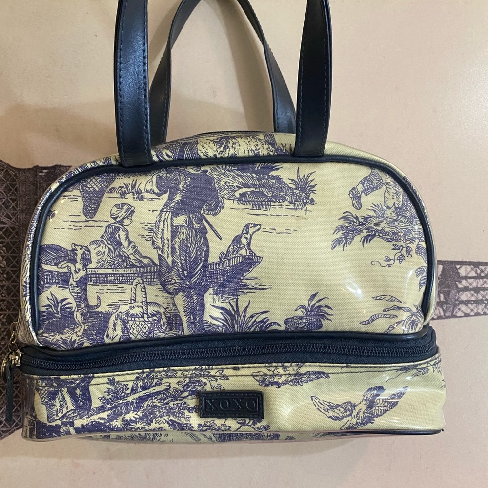 Xoxo multipurpose bag with compartment!